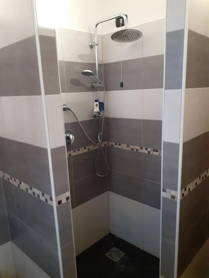 Casa Dylan Apartment กาญารี ภายนอก รูปภาพ